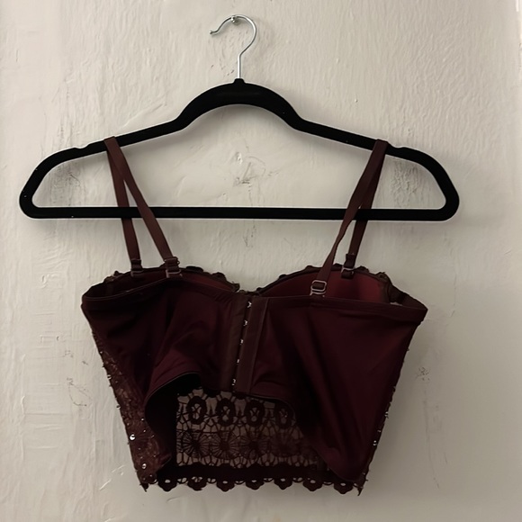 Windsor Red CropTop Size S - Picture 2 of 2